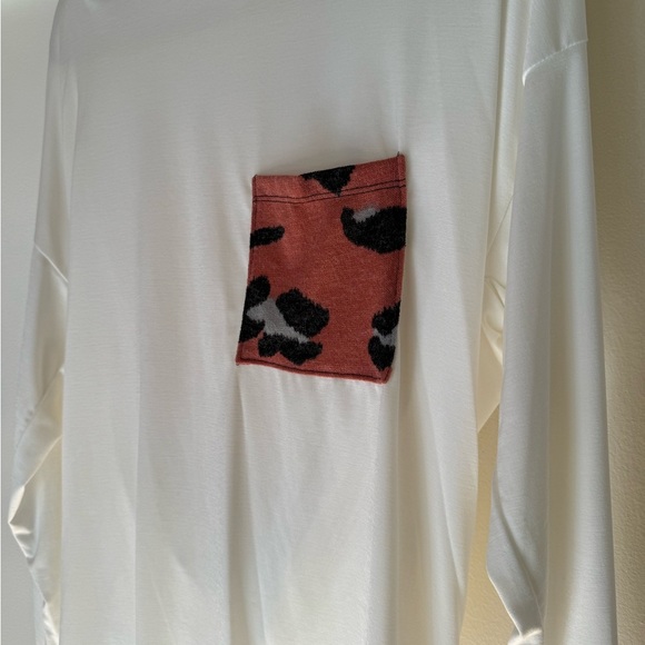 White Long Sleeve Top with Leopard Print Pocket NWOT - Picture 2 of 5